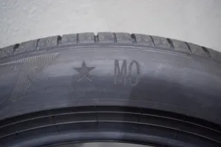 Pirelli P Zero MO * I 245 45 R19 102Y XL I Sommerreifensatz - Bild 5