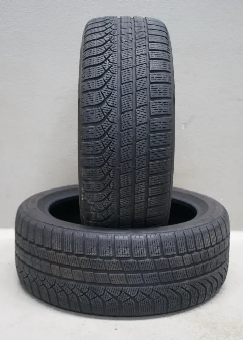 Background image for 2x Pirelli P Zero Winter MO* I 245 45 R19 102H XL M+S I Winterreifen