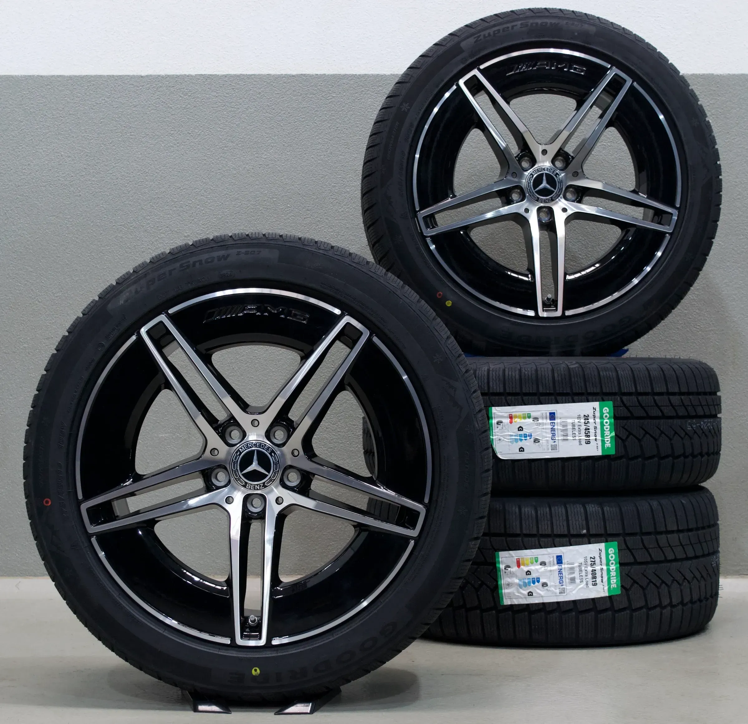 Mercedes-Benz E-Klasse E-Klasse W214 I S214 19 Zoll Winterkompletträder - Bild 1