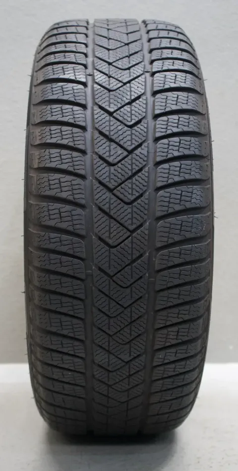 Background image for 1x Pirelli SottoZero 3 MO * I 245 45 R18 100V M+S I Winterreifen