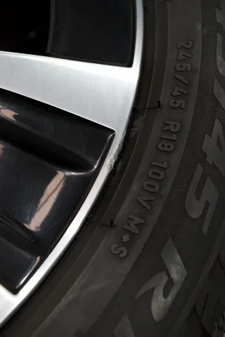 Mercedes-Benz E-Klasse E300de Hybrid 18 Zoll Winterkompletträder - Bild 11