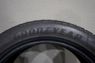 Goodyear UltraGrip 8 * I 245 45 R18 100H M+S XL I Winterreifensatz - Bild 2