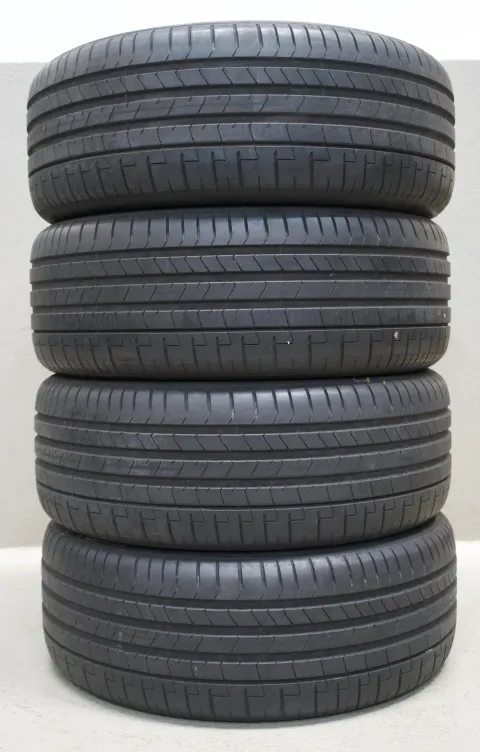 Background image for Pirelli P Zero TM * I 245 50 R19 105Y I Sommerreifensatz