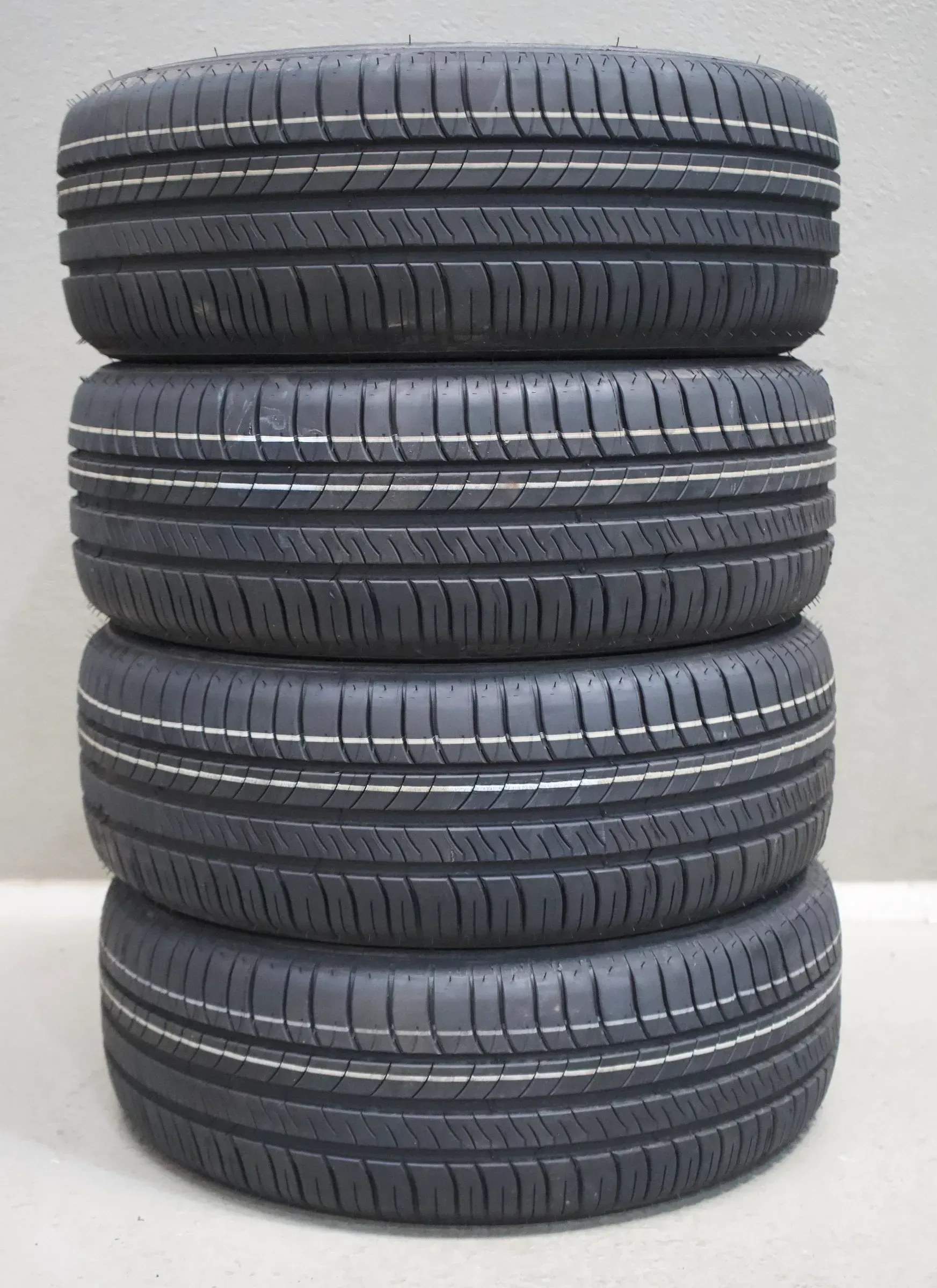 Michelin Energy Saver * I 195 55 R16 87W I Sommerreifensatz - Bild 1