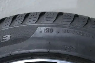 Mercedes-Benz E-Klasse E300de Hybrid 18 Zoll Winterräder Winterreifen - Bild 9