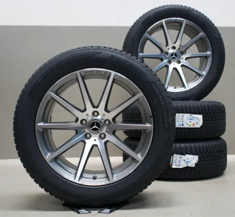 Background image for Mercedes-Benz GLC63 AMG X253 I Coupé C253 19 Zoll Winterkompletträder