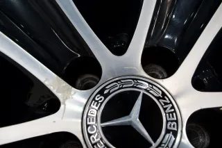 Mercedes-Benz E-Klasse E300de Hybrid 18 Zoll Winterkompletträder - Bild 8