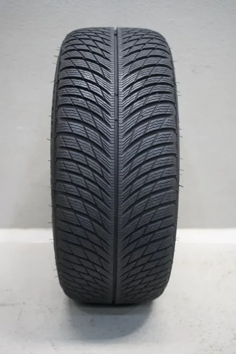 Background image for 1x Michelin Pilot Alpin 5 I 235 40 R18 95V XL M+S I Winterreifen
