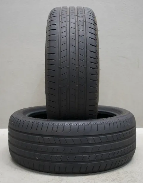 Background image for 2x Bridgestone Alenza 001 RSC* I 245 45 R20 103W I Sommerreifen