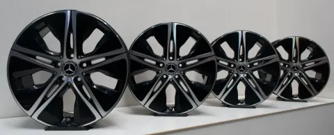 Background image for Mercedes-Benz A-Klasse W177 I Coupé C118 I B-Klasse W247 18 Zoll Felgensatz