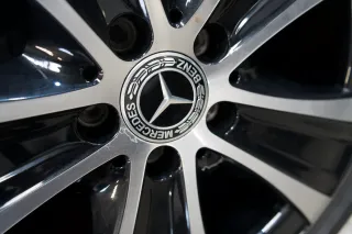 Mercedes-Benz E-Klasse E300de Hybrid 18 Zoll Winterräder Winterreifen - Bild 10