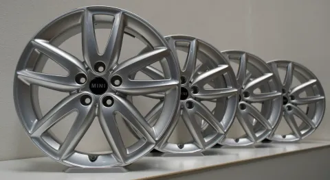 Background image for Mini Countryman F60 18 Zoll Felgensatz I Grip Spoke 815