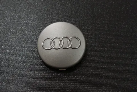 Background image for 1x Original Audi Nabendeckel I 4B0 601 170
