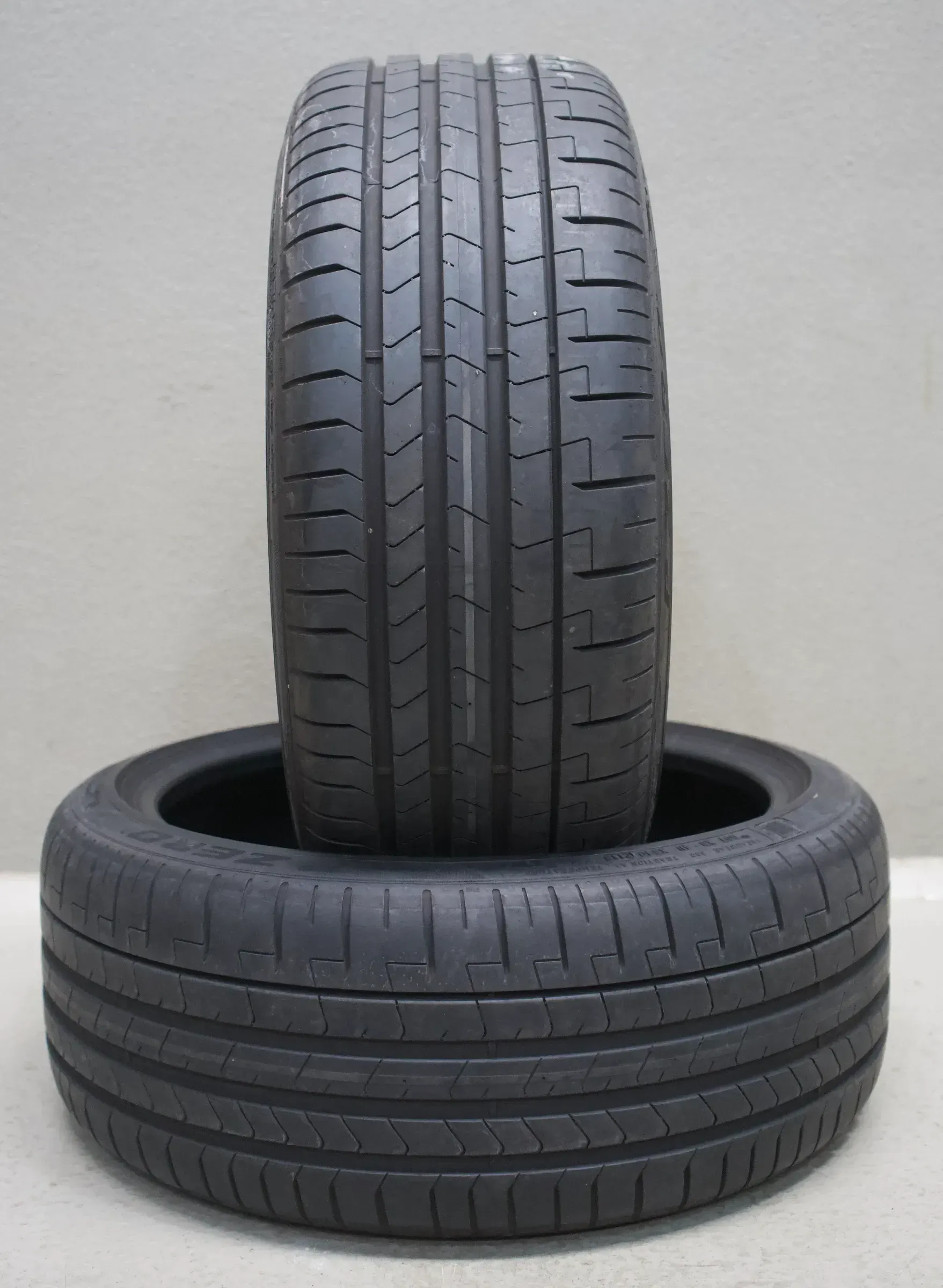 2x Pirelli P Zero TM * I  225 40 R18 92Y I Sommerreifen - Bild 1