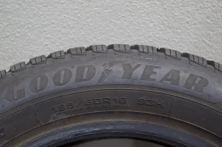 2x Goodyear UltraGrip 9+ I 195 60 R16 93H M+S I Winterreifen - Bild 3