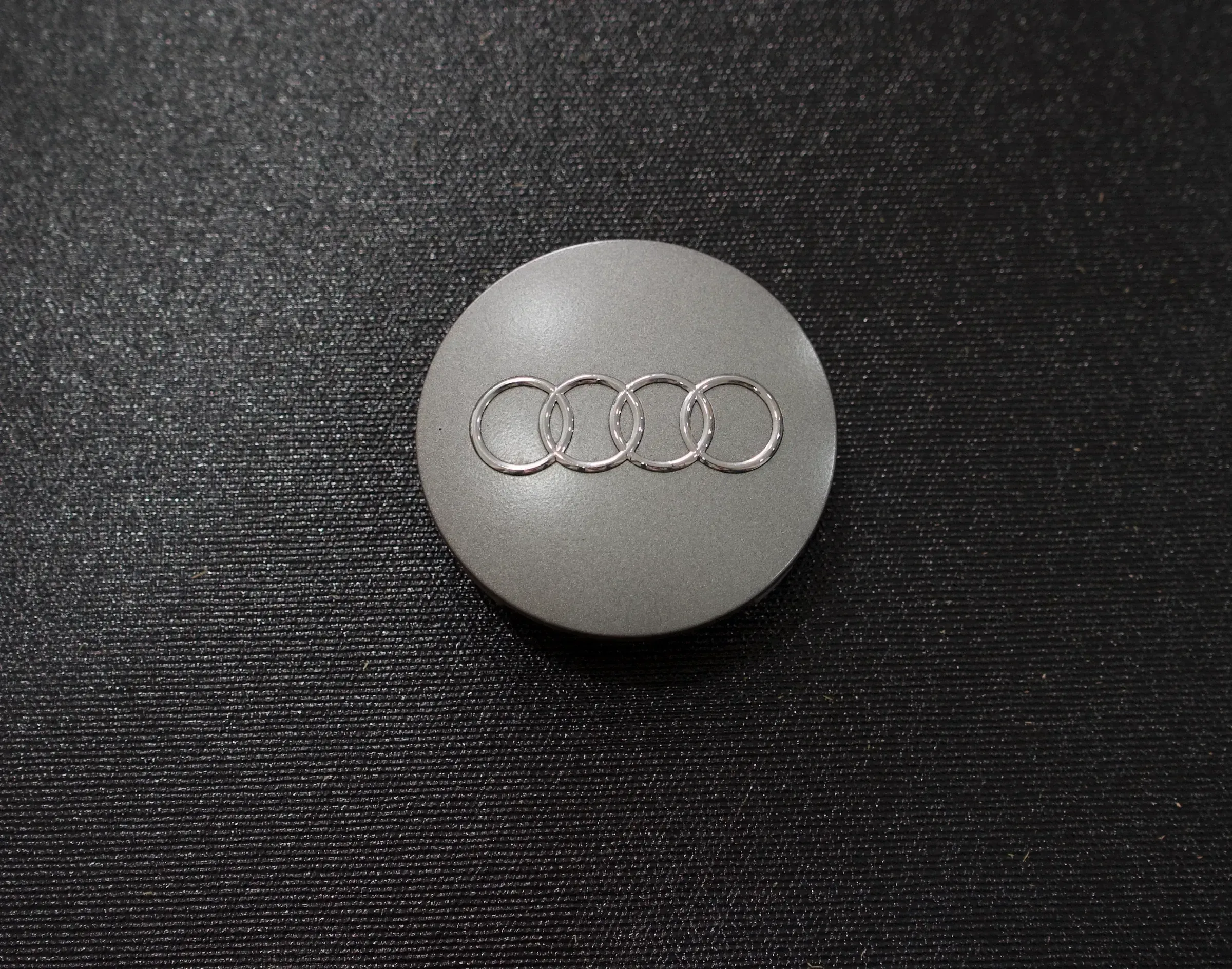 1x Original Audi Nabendeckel I 8T0 601 170 - Bild 1