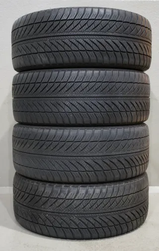 Goodyear UltraGrip 8 * I 245 45 R18 100H M+S XL I Winterreifensatz - Bild 1