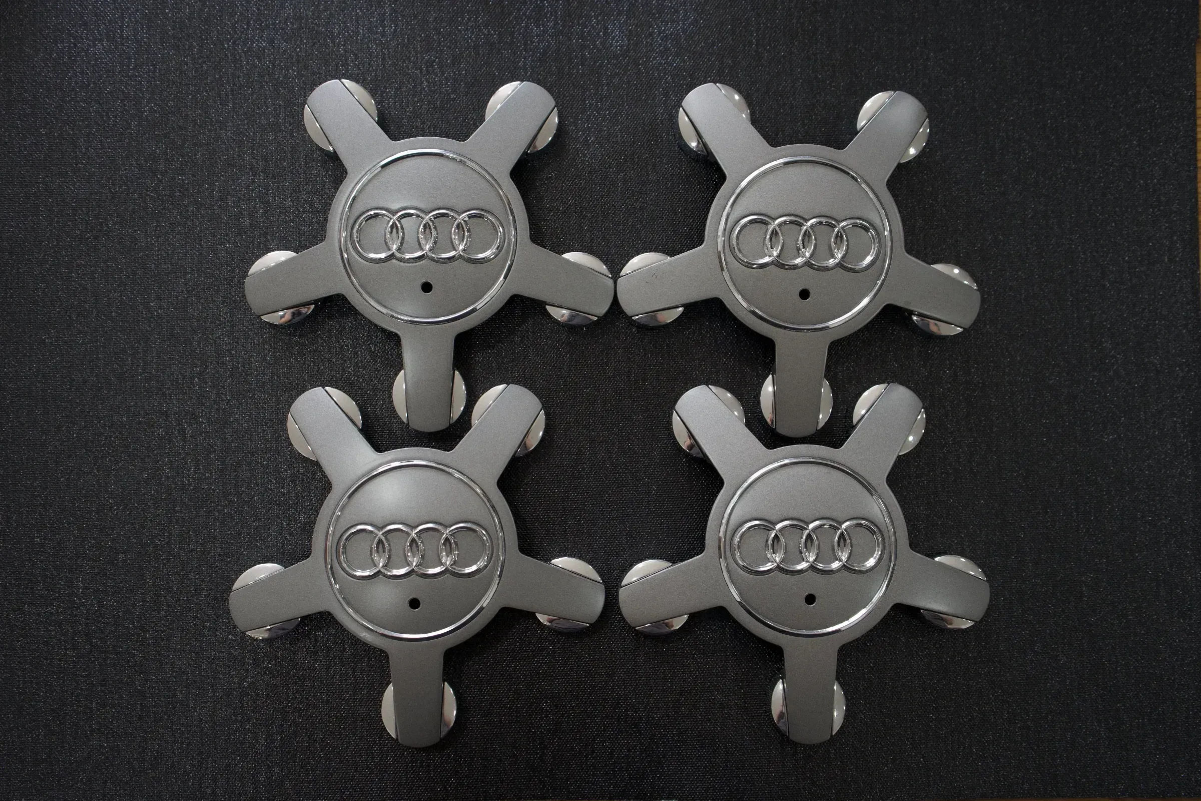 4x Original Audi Nabendeckel I 4F0 601 165 N - Bild 1