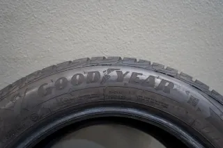Goodyear UltraGrip RSC RFT* I 205 60 R16 96H XL M+S I Winterreifensatz - Bild 4