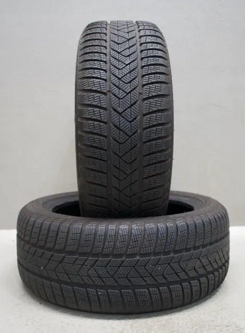 Background image for 2x Pirelli SottoZero 3 MO * I 245 45 R18 100V M+S I Winterreifen