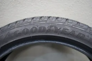 2x Goodyear UltraGrip Performance * I 205 45 R18 90H I Winterreifen - Bild 4