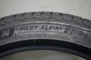 1x Michelin Pilot Alpin 5 I 235 40 R18 95V XL M+S I Winterreifen - Bild 3