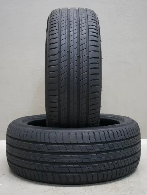 Background image for 2x Michelin Latitude Sport 3 RSC* I 245 45 R20 103W XL I Sommerreifen